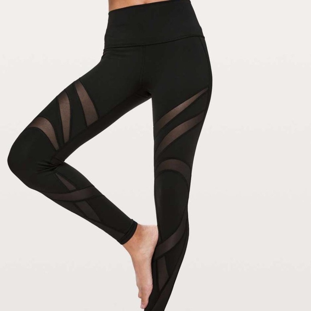 Lululemon Wunder Under High-Rise with mesh panels Size 6